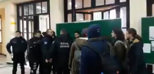 İÜ’de Önder Babat anmasına polis saldırısı: 17 öğrenci gözaltına alındı