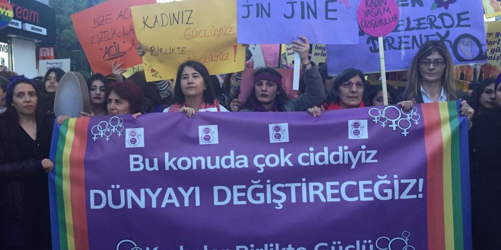 İzmir 8 Mart Gece Yürüyüşü