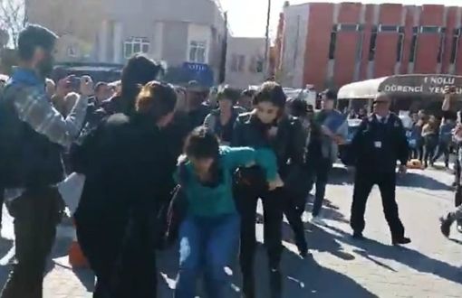 Ege Üniversitesi’nde 8 Mart etkinliğine polis ve ÖGB saldırısı: 9 öğrenci gözaltına alındı