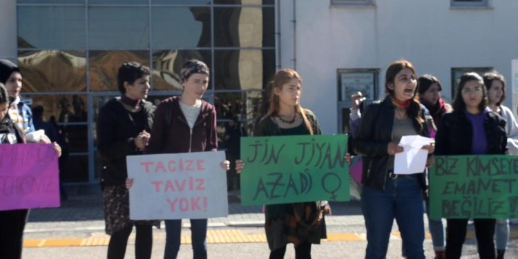 Munzur Üniversitesi’nde taciz protestosu