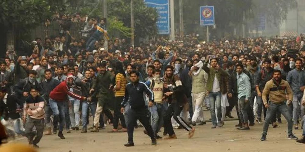Hindistan’da eylem yapan öğrencilere polis saldırdı: 3 öğrenci katledildi