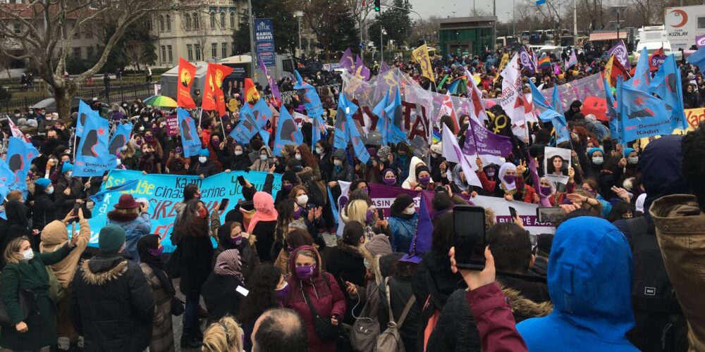 Kadıköy’de Büyük Kadın Buluşması’ndan seslendik:“Ataerkiye Karşı Mücadeleye, Örgütlenmeye!”