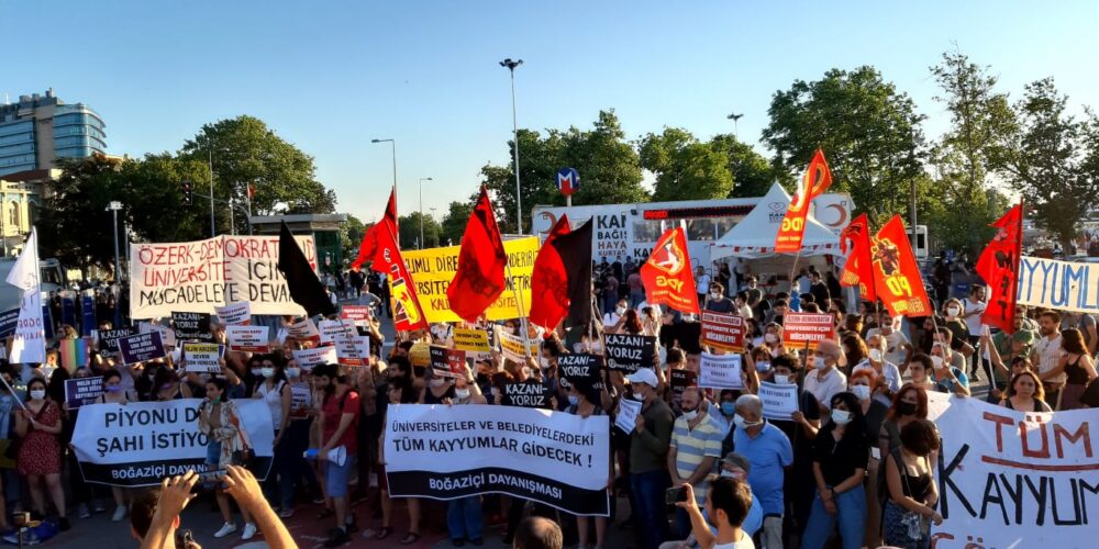 Gençlik Örgütleri Kadıköy’den seslendi: Tüm kayyumlar gidene kadar mücadelemiz sürecek